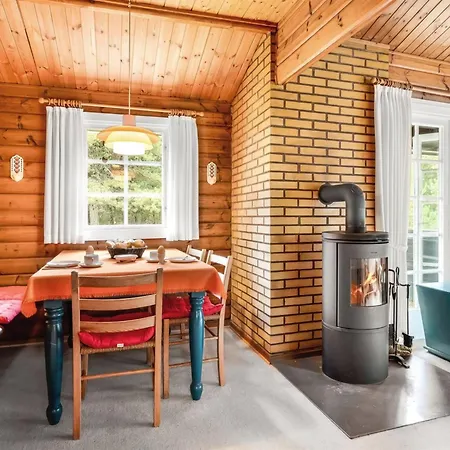 Prázdninový dům Cholena - 1-5km From The Sea By Interhome